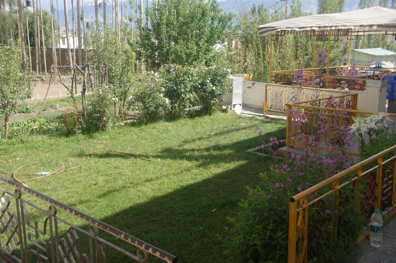 Chandan Guest House Leh Bagian luar foto