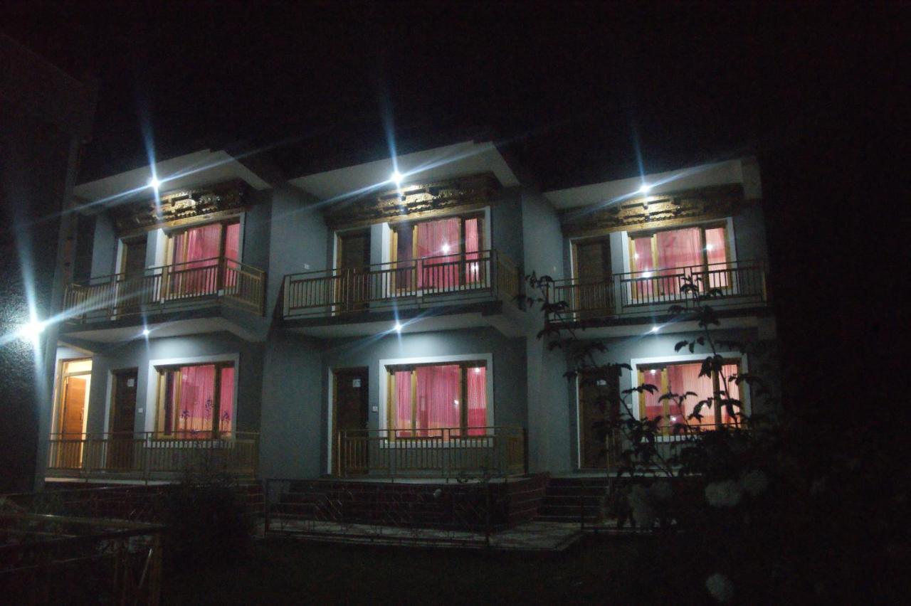 Chandan Guest House Leh Bagian luar foto
