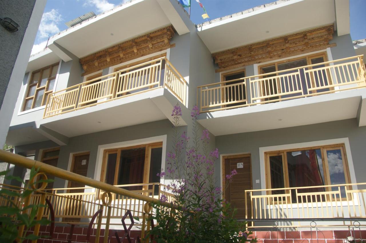 Chandan Guest House Leh Bagian luar foto