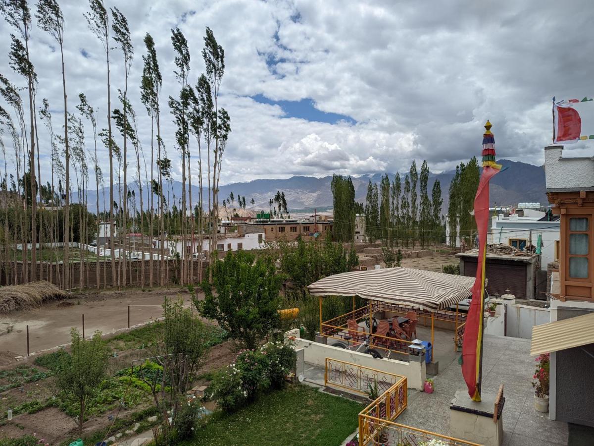 Chandan Guest House Leh Bagian luar foto