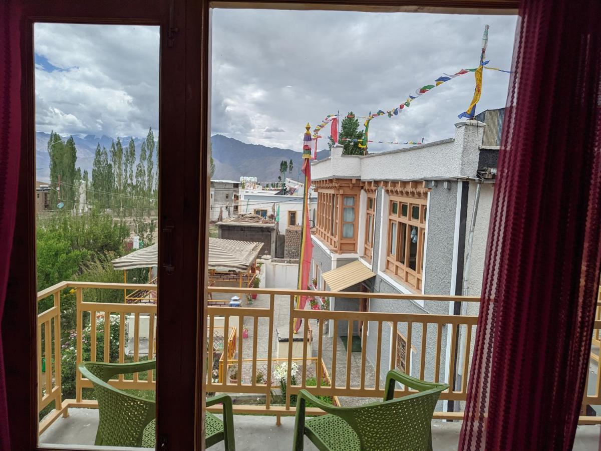 Chandan Guest House Leh Bagian luar foto