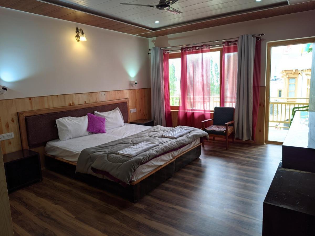 Chandan Guest House Leh Bagian luar foto