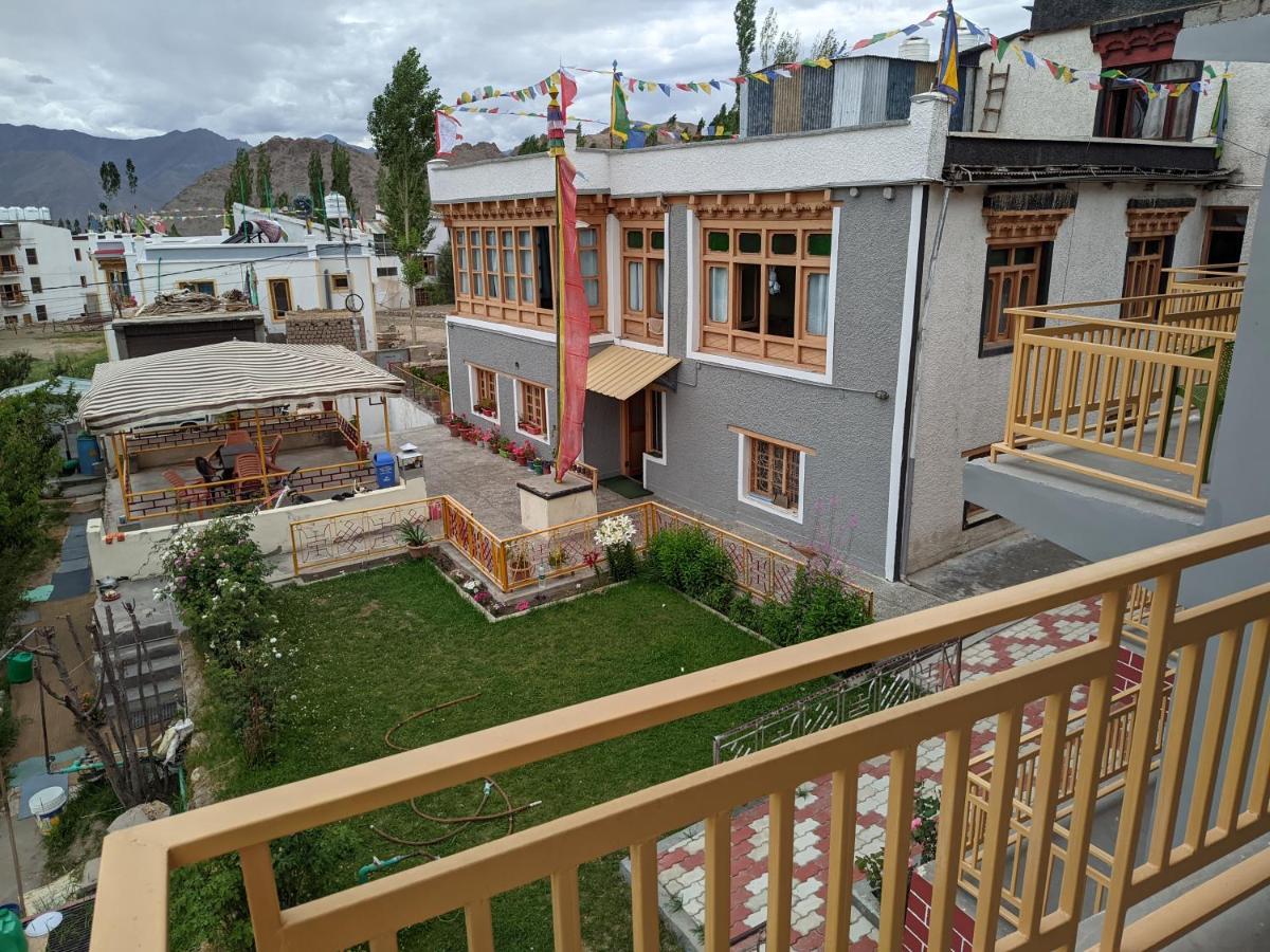 Chandan Guest House Leh Bagian luar foto