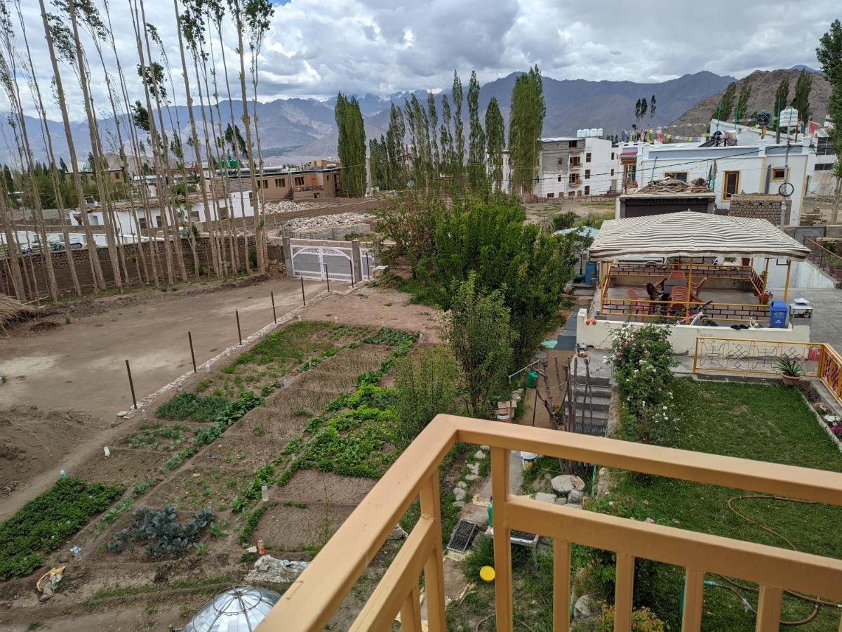 Chandan Guest House Leh Bagian luar foto