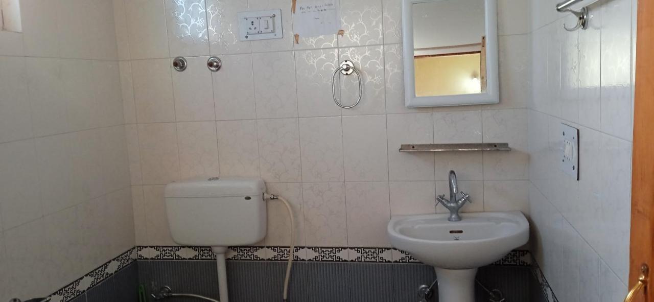 Chandan Guest House Leh Bagian luar foto
